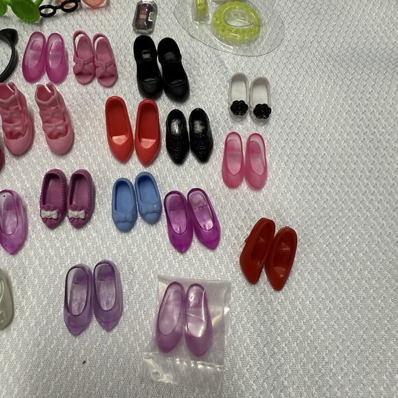 Licca Mimi Takara Doll 75+ Accessories Lot Shoes Purses Headbands Regular & Mini - Picture 12 of 16